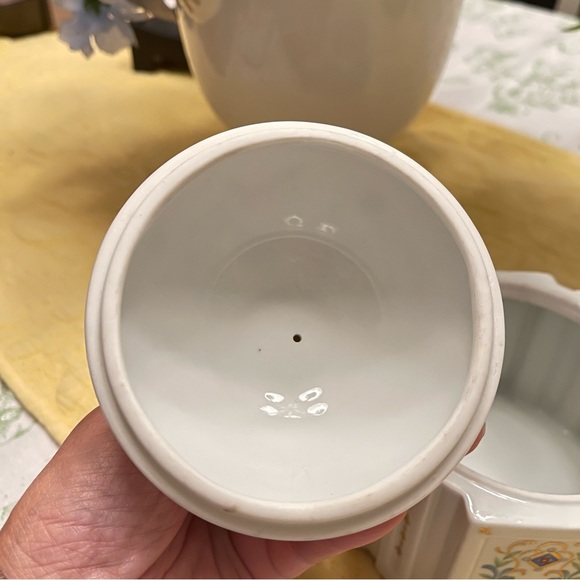 Vintage Collection Porcelain Jar NWT - Picture 4 of 6